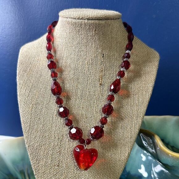 Hand crafted Red Faceted Glass Crystal Necklace Heart Lampwork Pendant 16” - Picture 1 of 3